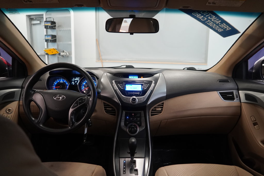 Used 2013 Hyundai Elantra GLS FWD image 18
