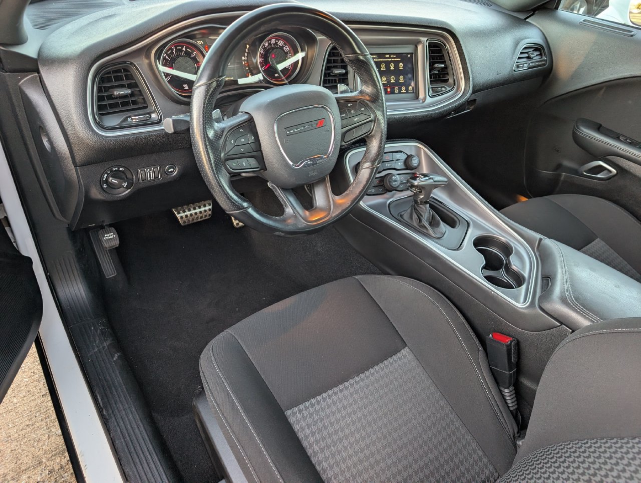 Used 2020 Dodge Challenger R/T RWD image 8