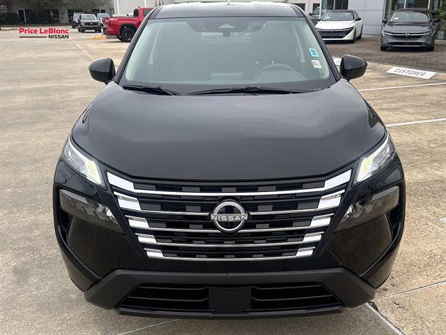 Certified 2025 Nissan Rogue SV FWD image 2