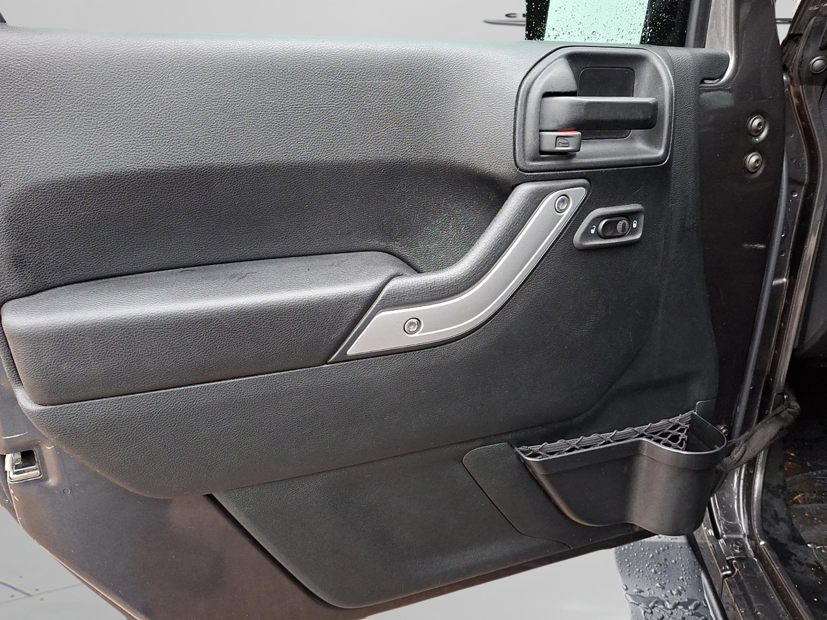 Certified 2017 Jeep Wrangler Unlimited Sahara w/ Connectivity Group image 26