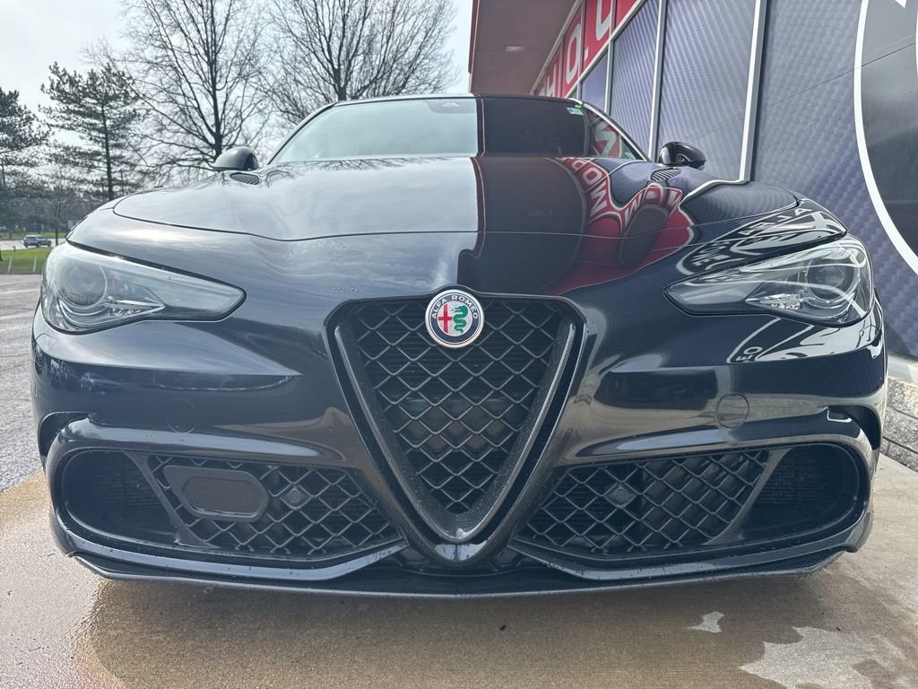 Used 2018 Alfa Romeo Giulia Quadrifoglio image 7