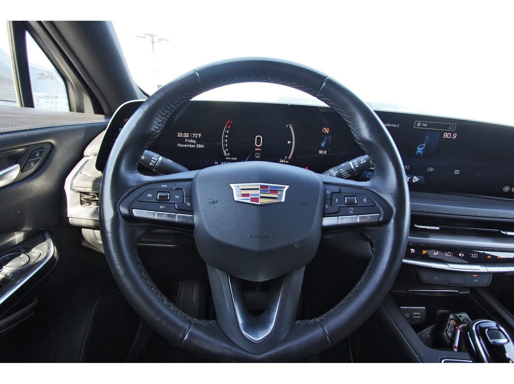 Used 2024 Cadillac XT4 Premium Luxury image 9
