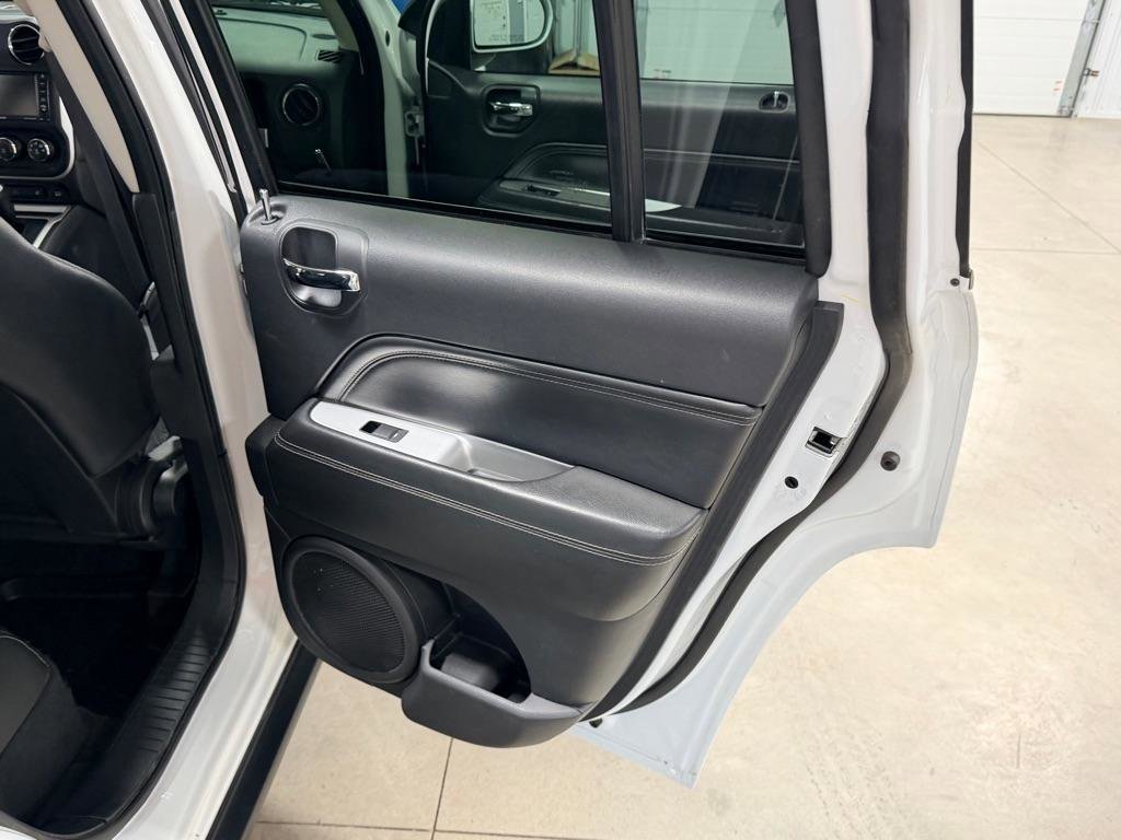 Used 2017 Jeep Compass High Altitude AWD/4WD image 13