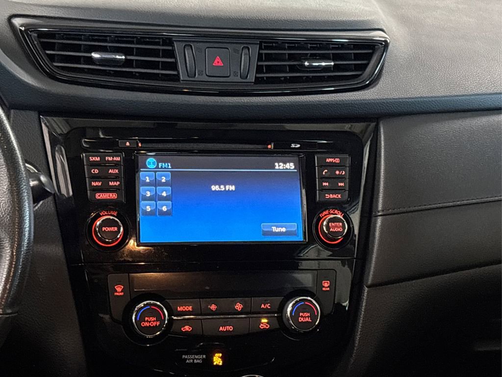 Used 2017 Nissan Rogue SV w/ SV Premium Package image 19