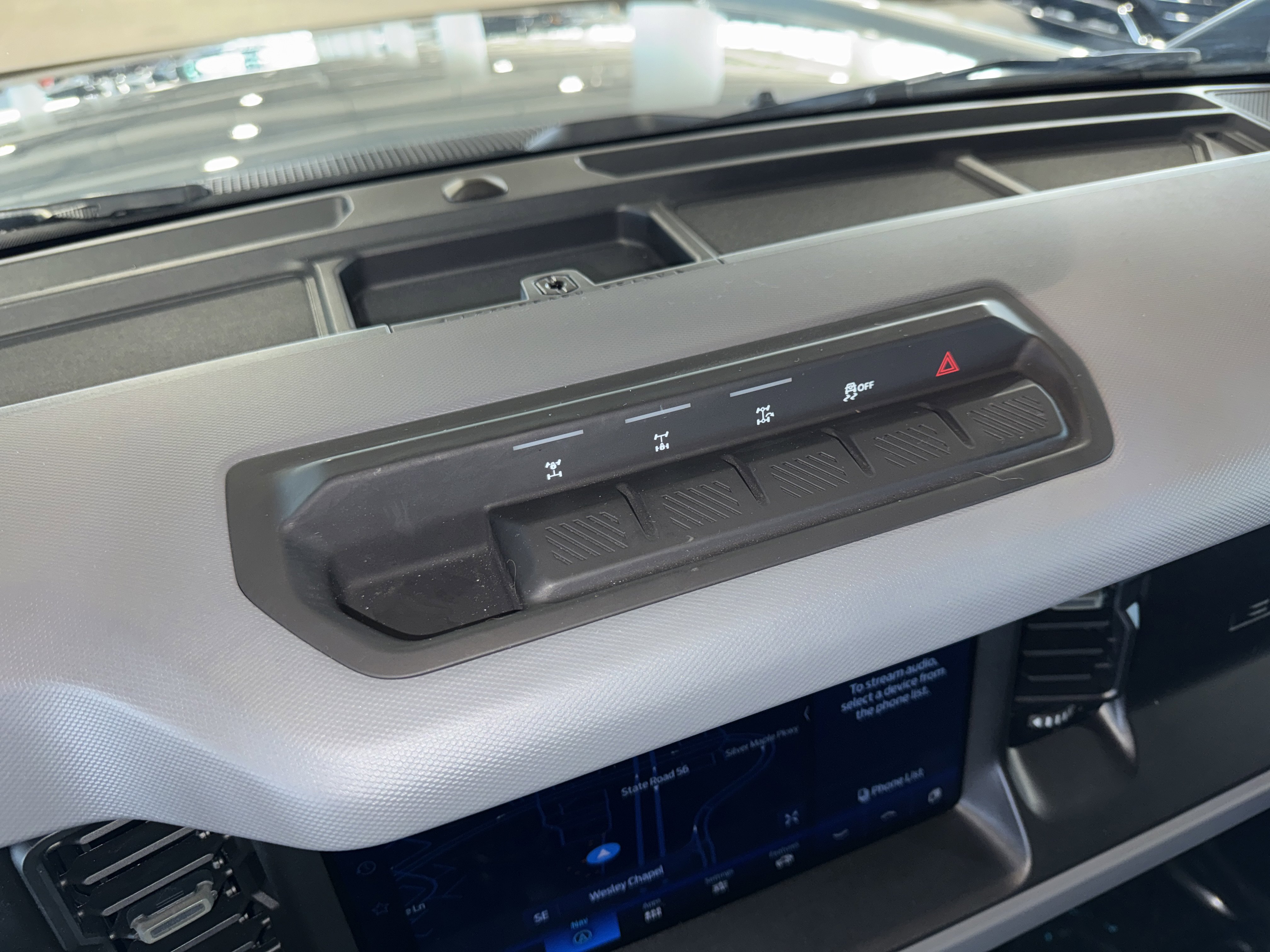 Used 2022 Ford Bronco Everglades image 27