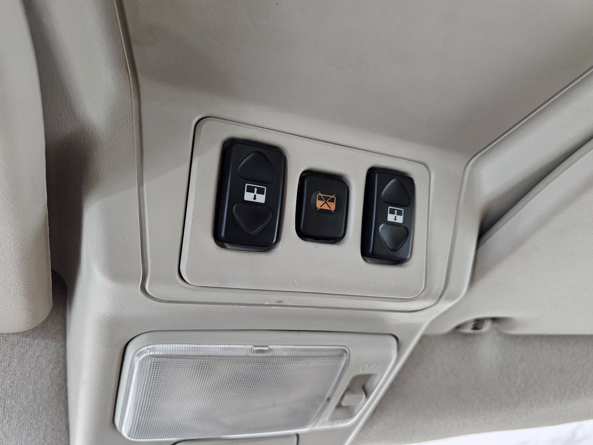 Used 2003 Land Rover Discovery SE image 42