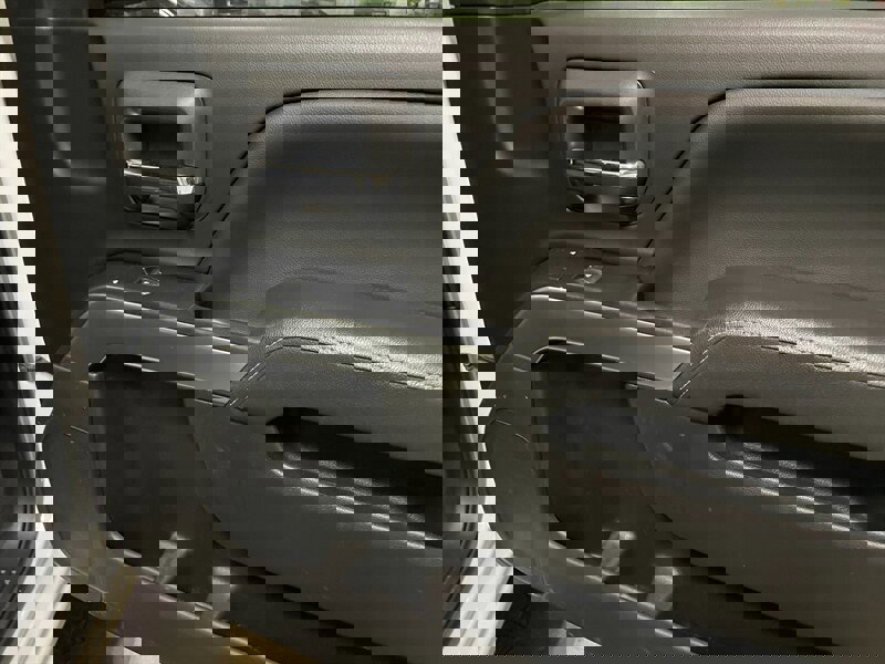 Used 2019 Chevrolet Silverado 1500 LT image 22