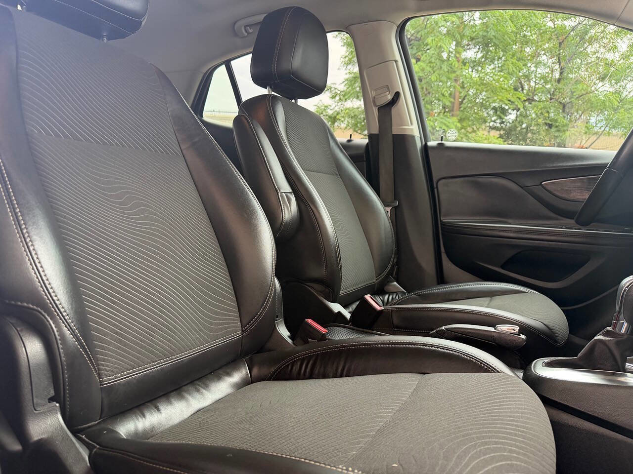 Used 2014 Buick Encore FWD image 12