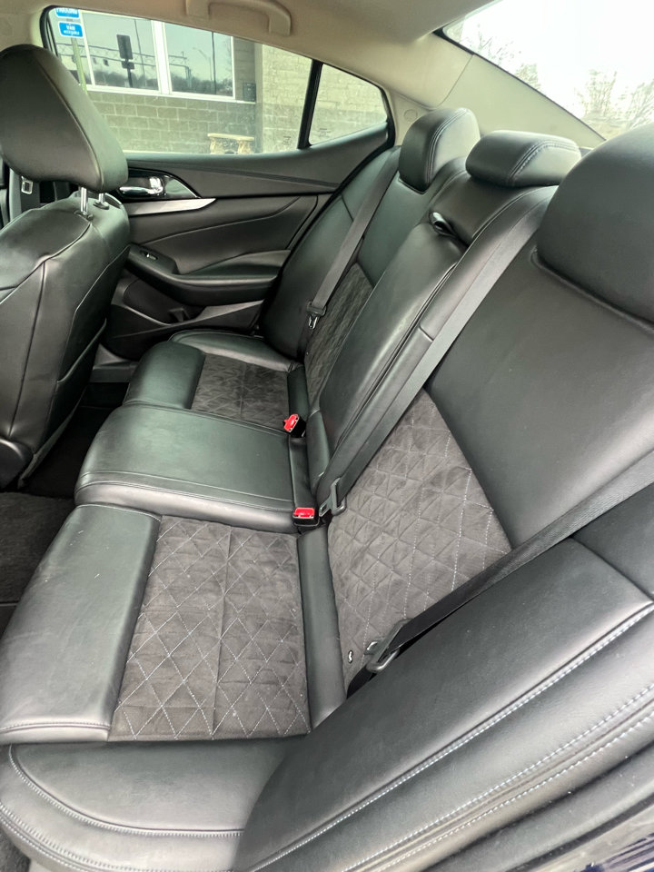 Used 2017 Nissan Maxima SR image 8