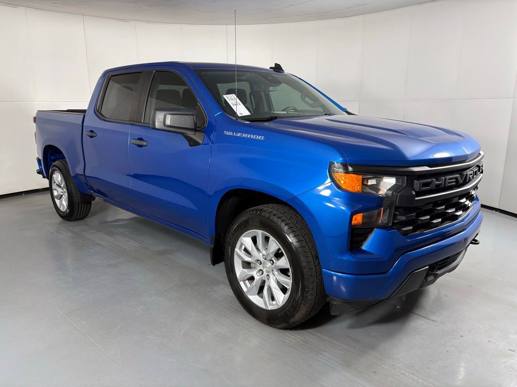 Used 2022 Chevrolet Silverado 1500 Custom RWD image 2