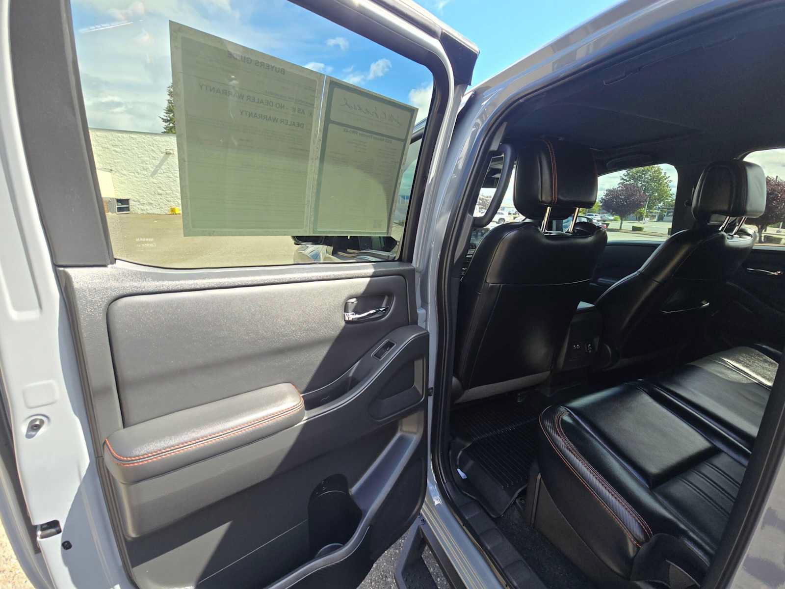 Used 2023 Nissan Frontier PRO-4X w/ Pro-4X Premium Package AWD/4WD image 15