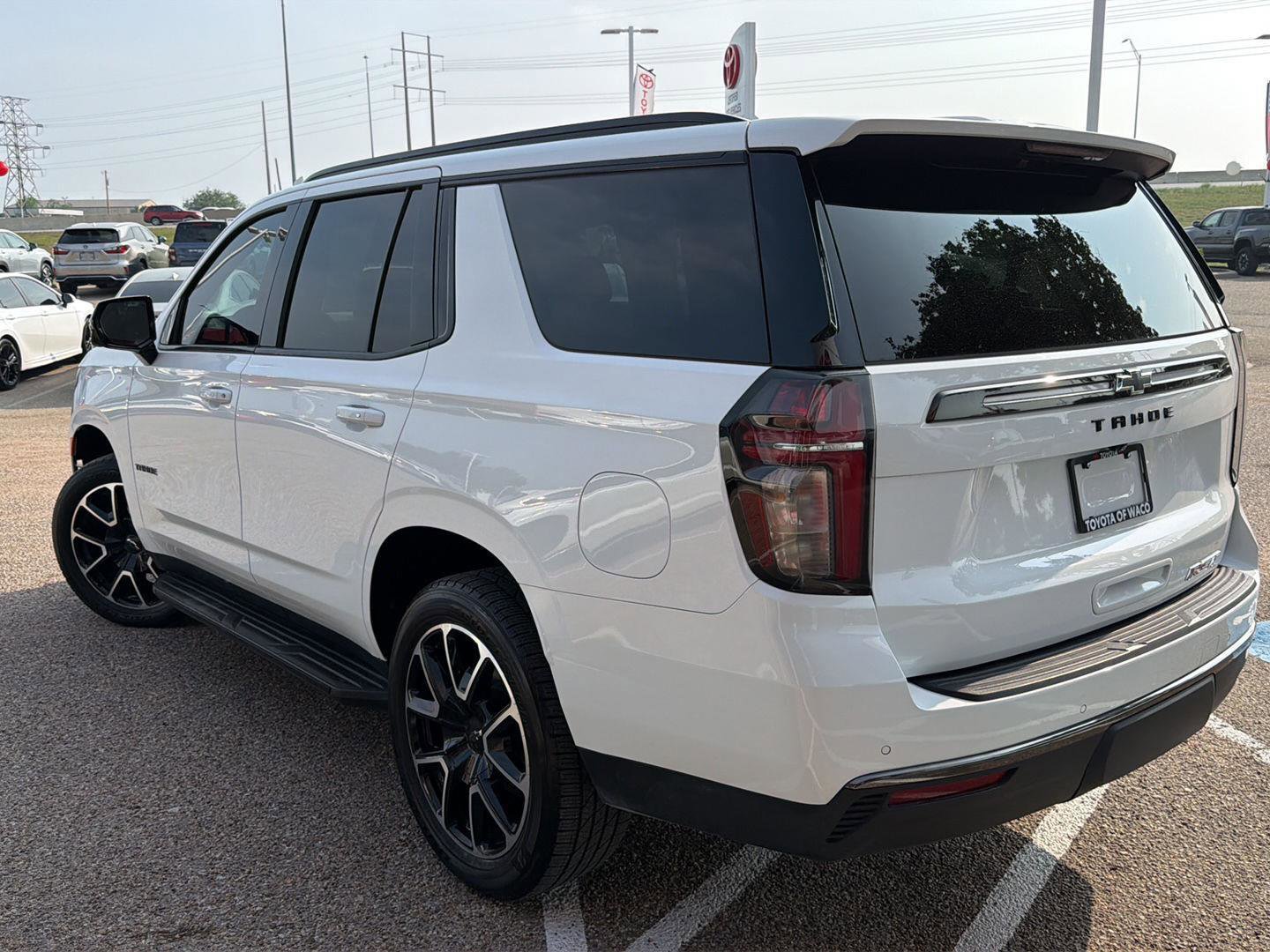 Used 2022 Chevrolet Tahoe RST w/ Luxury Package RWD image 5
