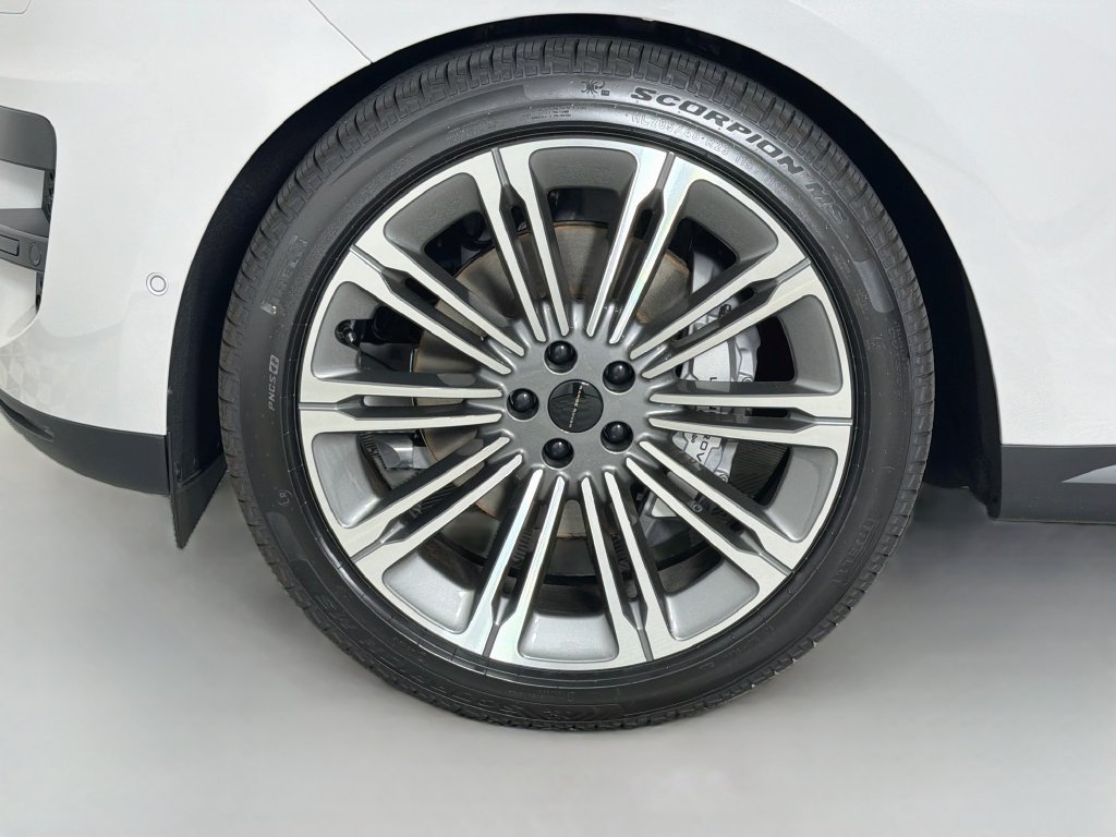 New 2027 Land Rover Range Rover Sport SE AWD/4WD image 32