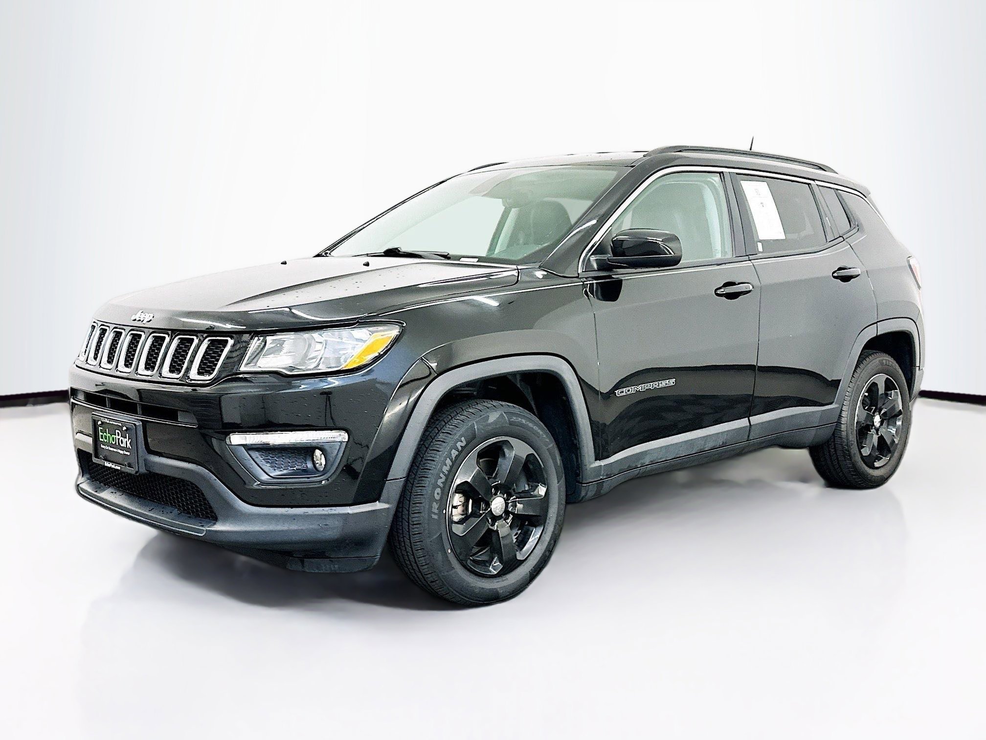 Used 2017 Jeep Compass Latitude AWD/4WD image 3