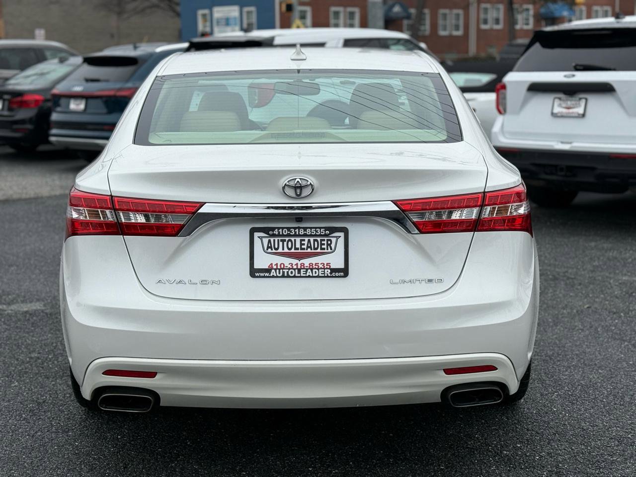 Used 2015 Toyota Avalon Limited w/ Technology Package image 9