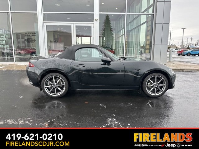 Used 2022 MAZDA MX-5 Miata Grand Touring w/ Weather Package image 10
