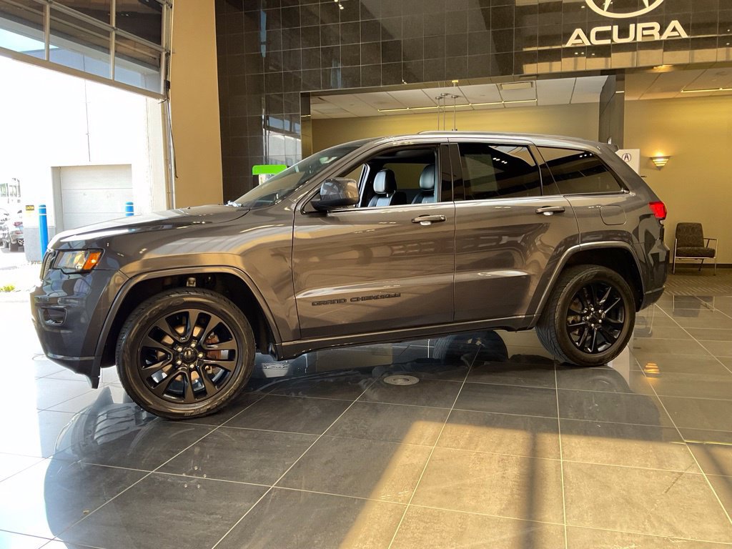 Used 2019 Jeep Grand Cherokee Altitude AWD/4WD image 4