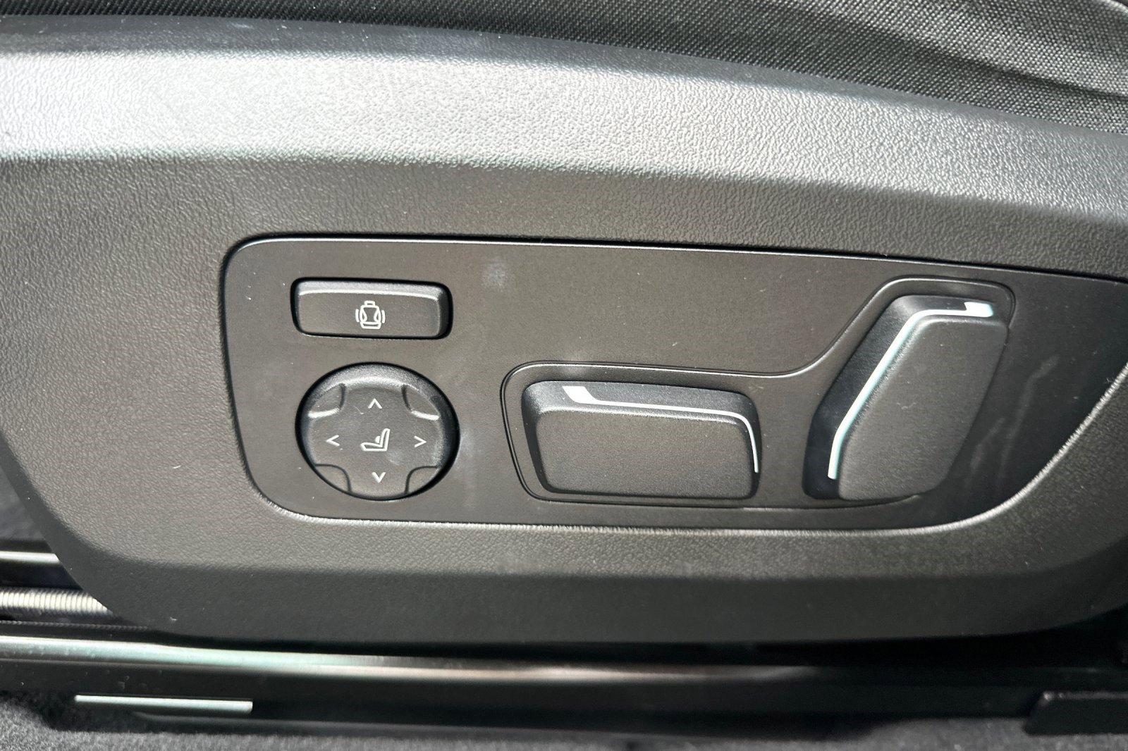 Used 2025 BMW X3 xDrive30i w/ Premium Package image 14