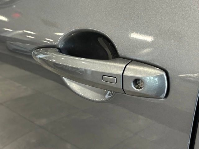Used 2024 Nissan Rogue Platinum w/ Platinum Premium Package FWD image 11