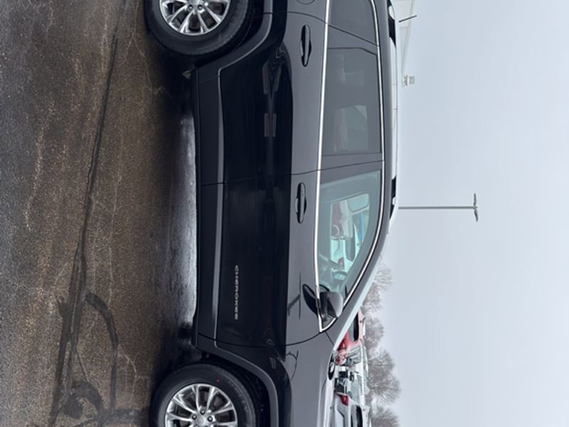 Used 2021 Jeep Cherokee Latitude Lux w/ Trailer Tow Group image 4