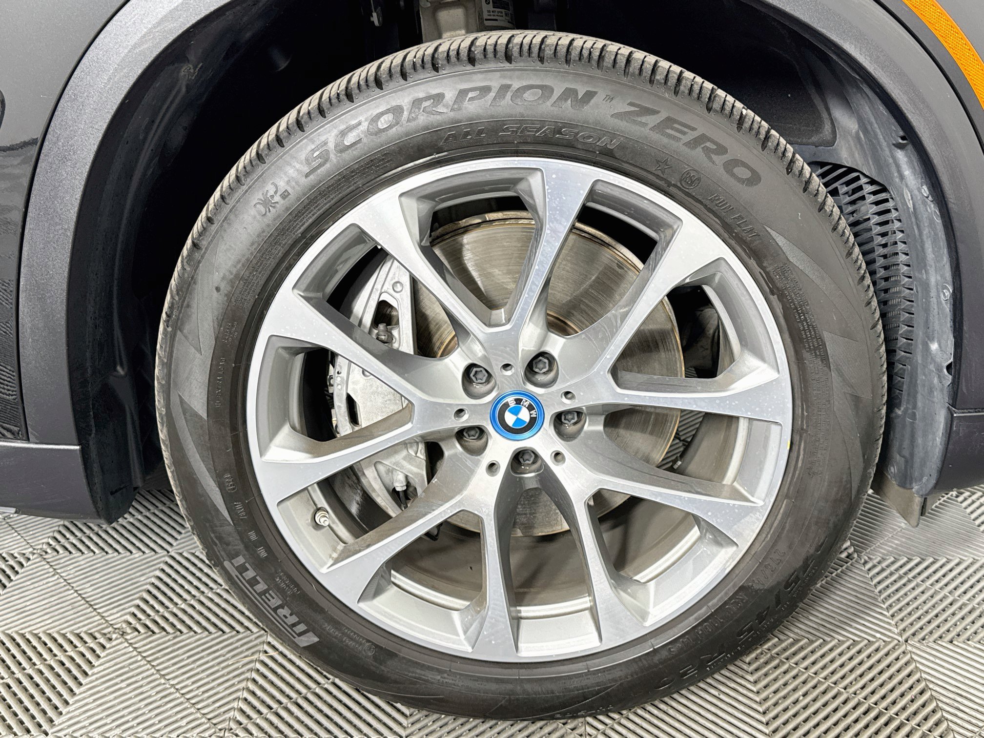 Used 2024 BMW X5 xDrive50e w/ Premium Package AWD/4WD image 30