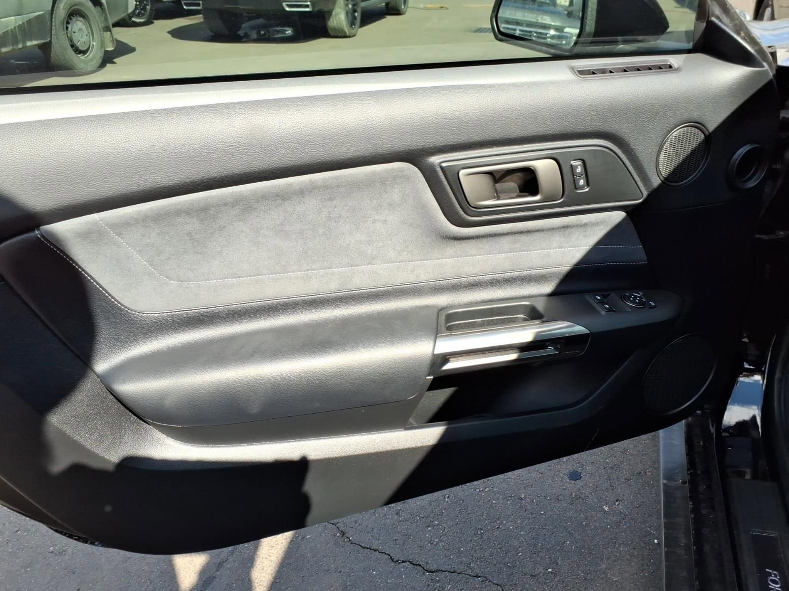 Used 2020 Ford Mustang Shelby GT350 w/ Technology Package image 12