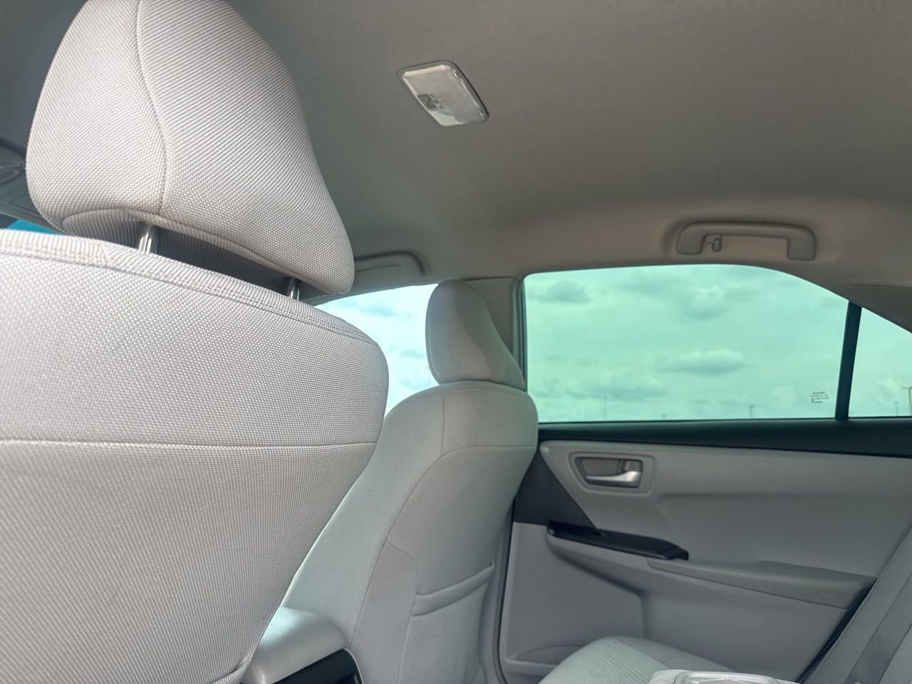 Used 2017 Toyota Camry SE FWD image 33