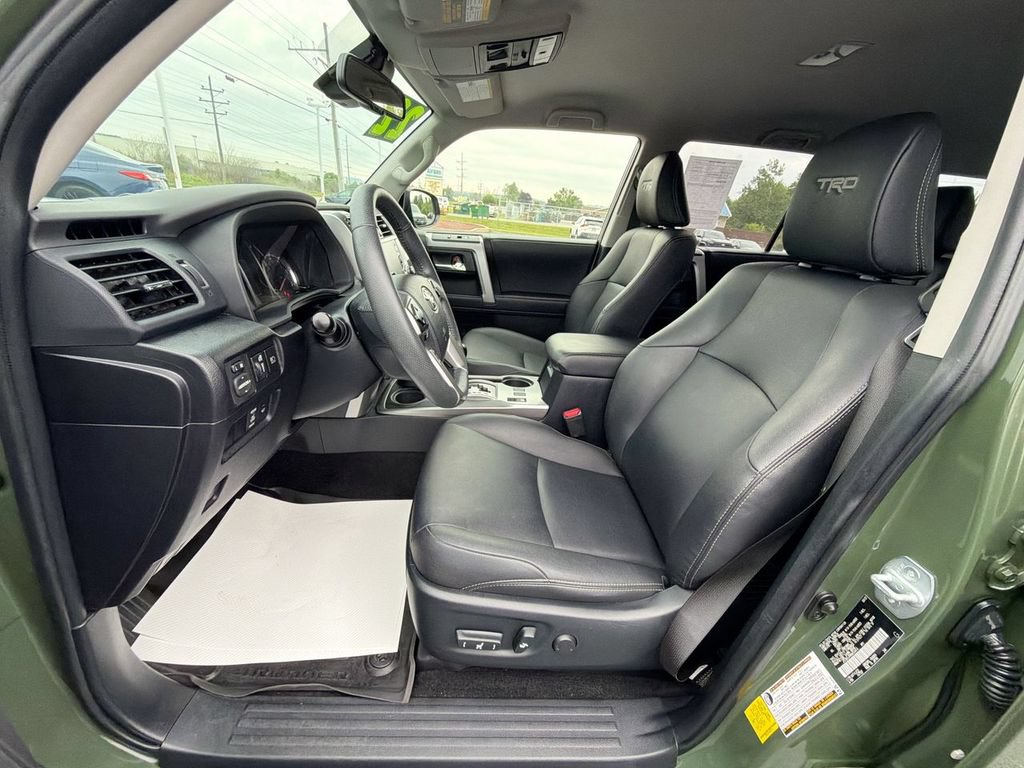 Used 2022 Toyota 4Runner TRD Sport AWD/4WD image 17