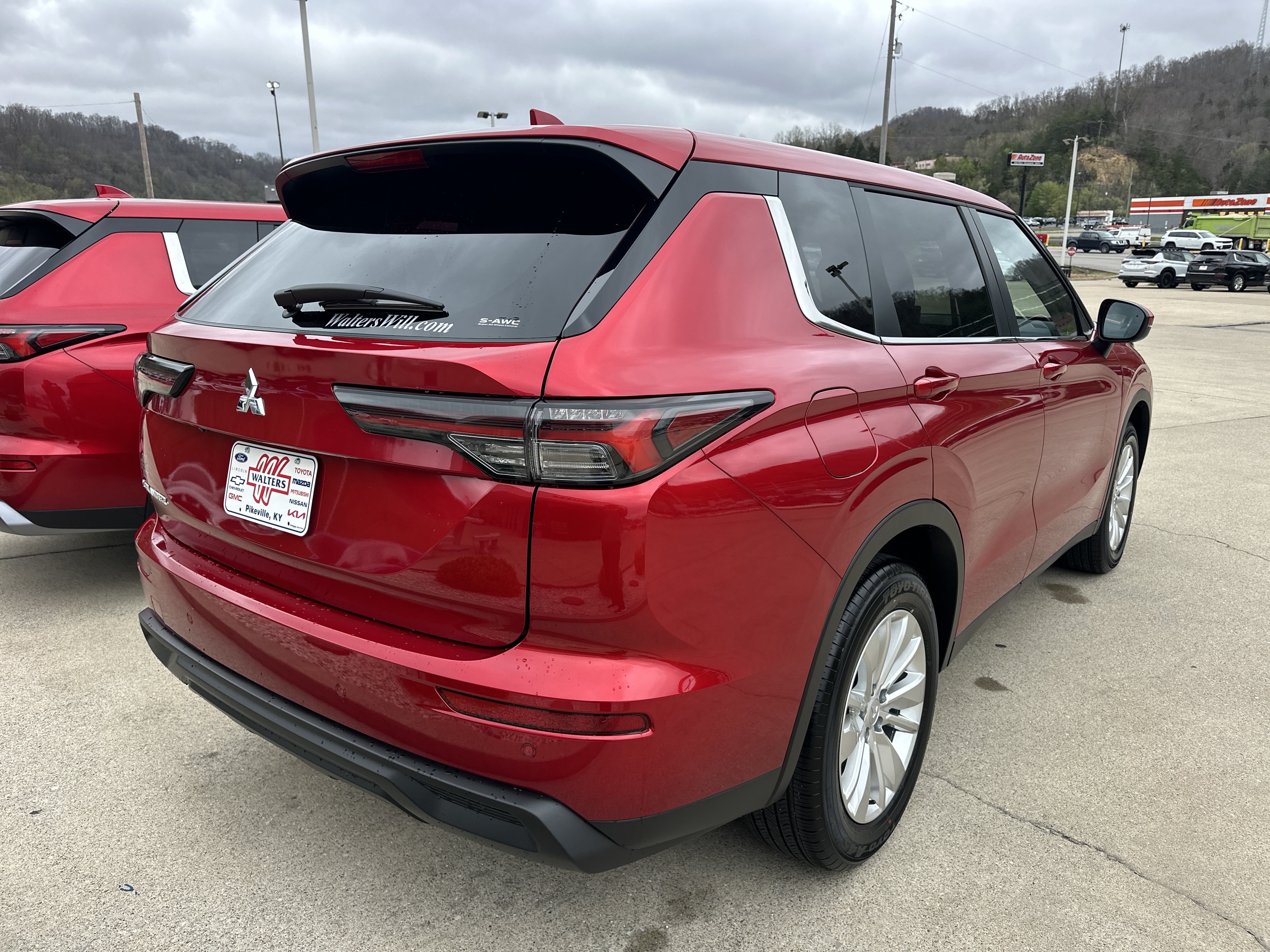 New 2026 Mitsubishi Outlander ES AWD/4WD image 2