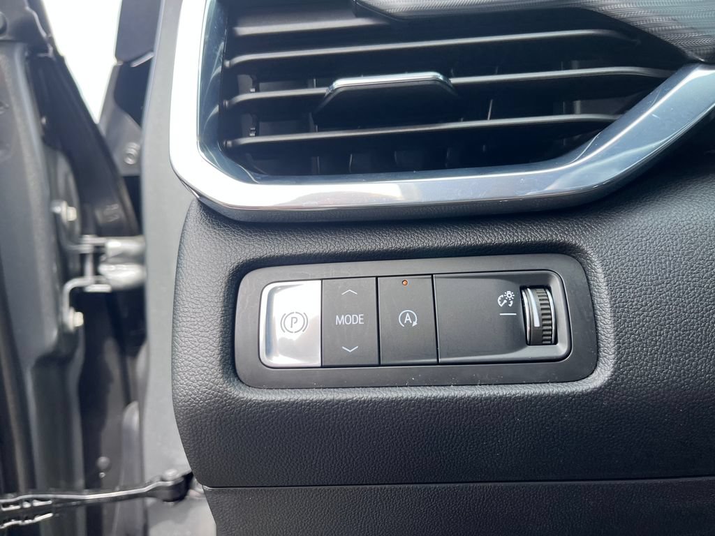 Used 2026 GMC Acadia Elevation FWD image 10