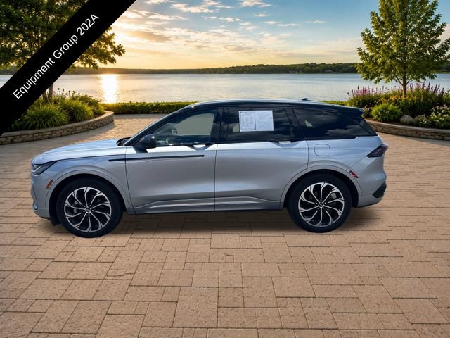 Certified 2024 Lincoln Nautilus Reserve w/ Equipment Group 202A AWD/4WD image 3