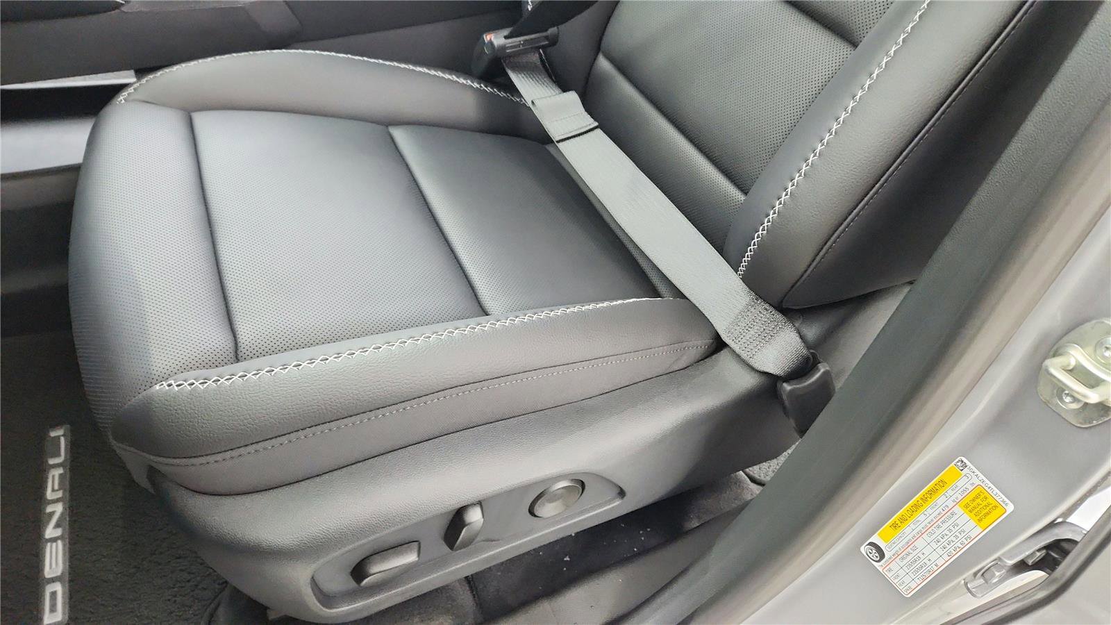 New 2026 GMC Terrain Denali image 17