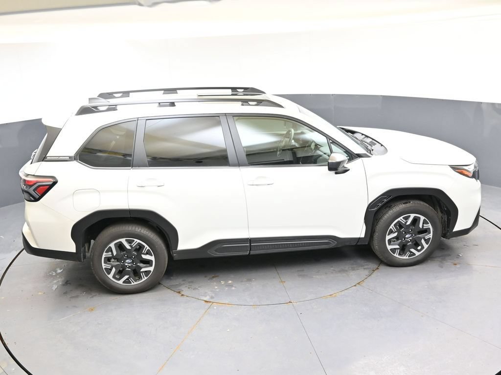 Certified 2025 Subaru Forester Premium AWD/4WD image 41