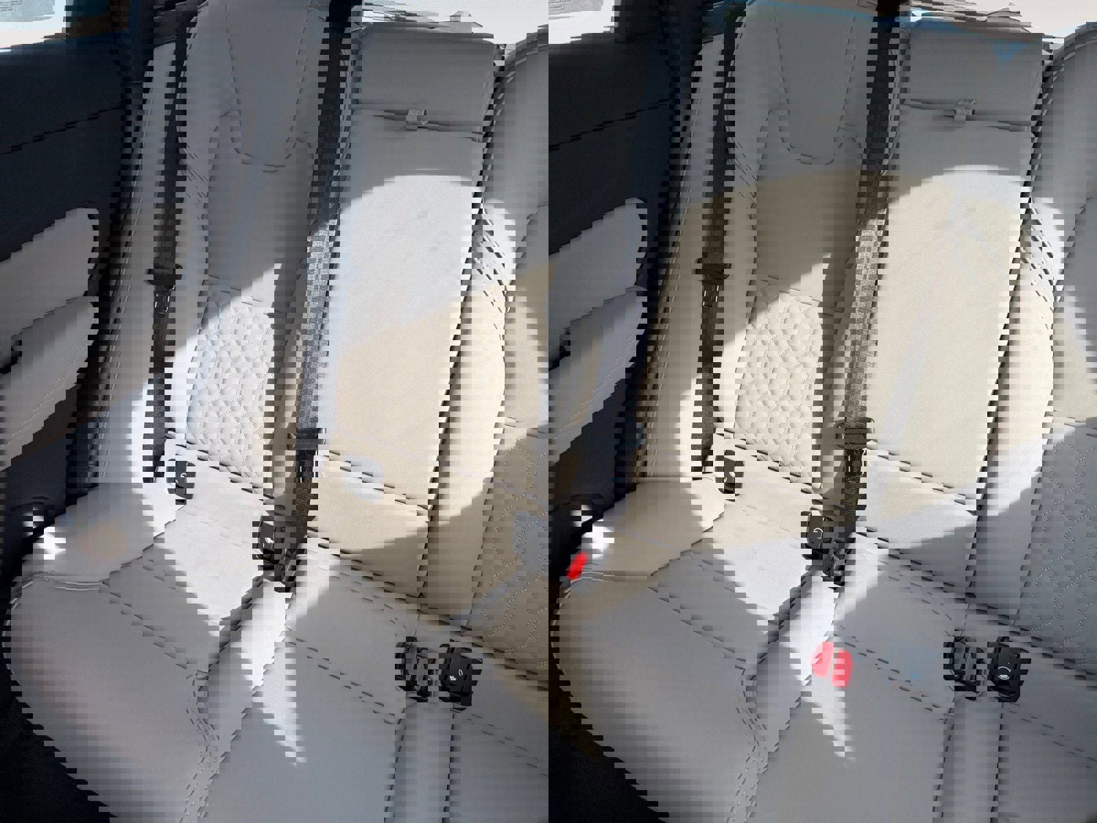 New 2026 Volvo XC60 B5 Plus w/ Protection Package Premier image 13