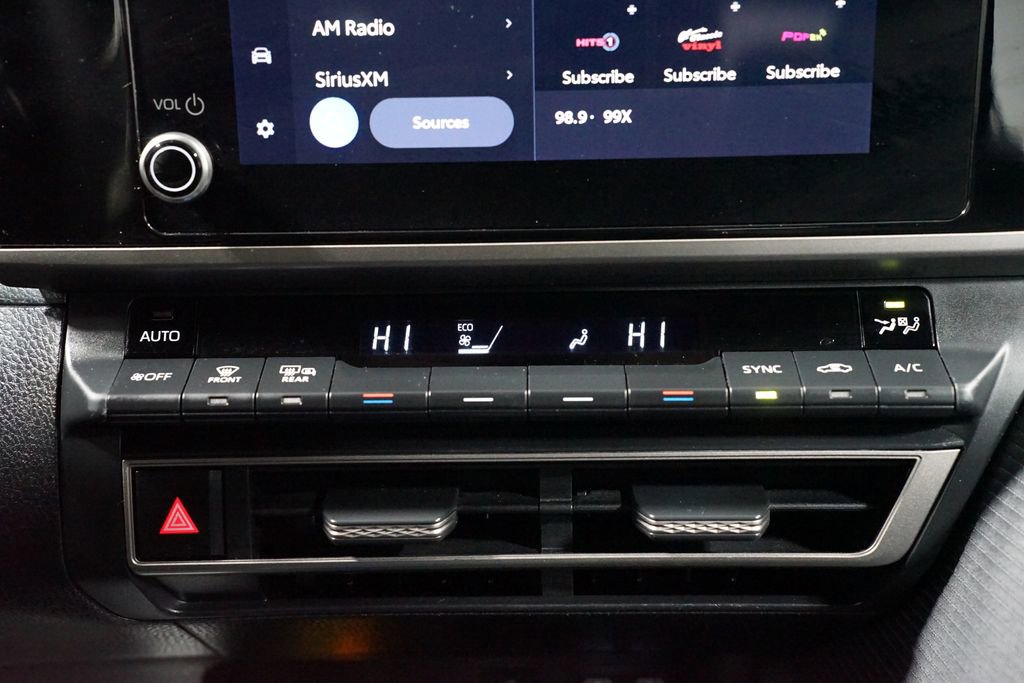 Certified 2025 Toyota Camry SE image 21