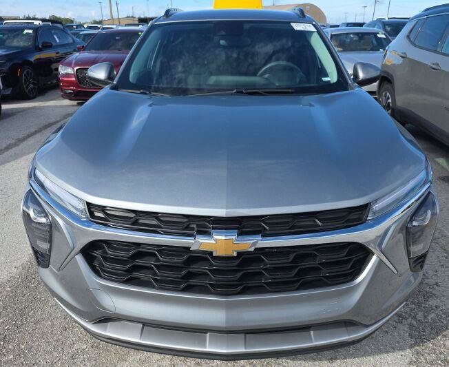 Used 2024 Chevrolet Trax LT FWD image 6