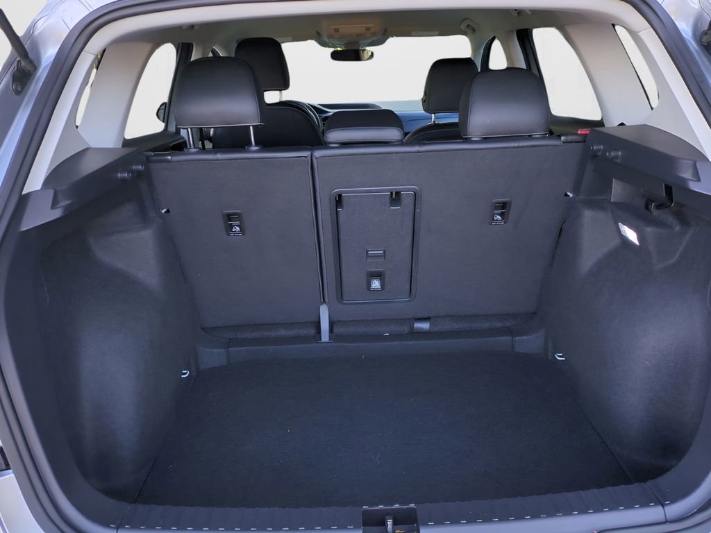 Used 2024 Volkswagen Taos SE image 12