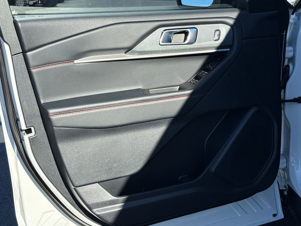 New 2026 Ford Explorer ST-Line image 18