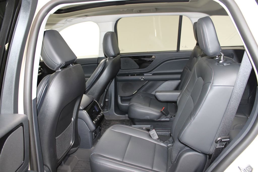 New 2026 Lincoln Aviator AWD image 25