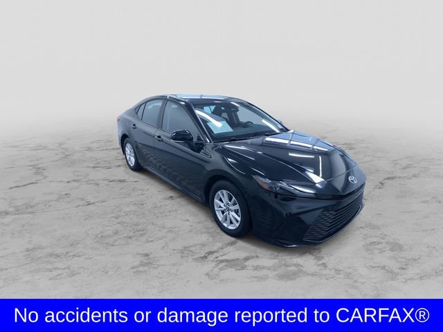 Used 2025 Toyota Camry LE image 3