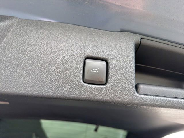 Used 2023 Ford Escape Platinum AWD/4WD image 12