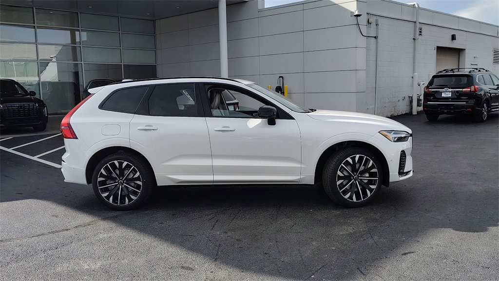 New 2026 Volvo XC60 B5 Ultra w/ Climate Package image 2