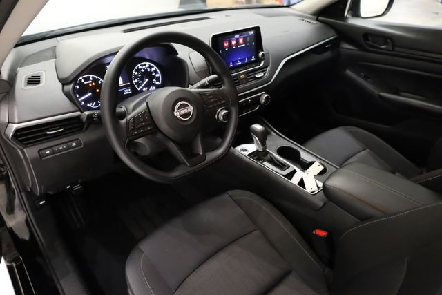 Used 2025 Nissan Altima 2.5 S image 11