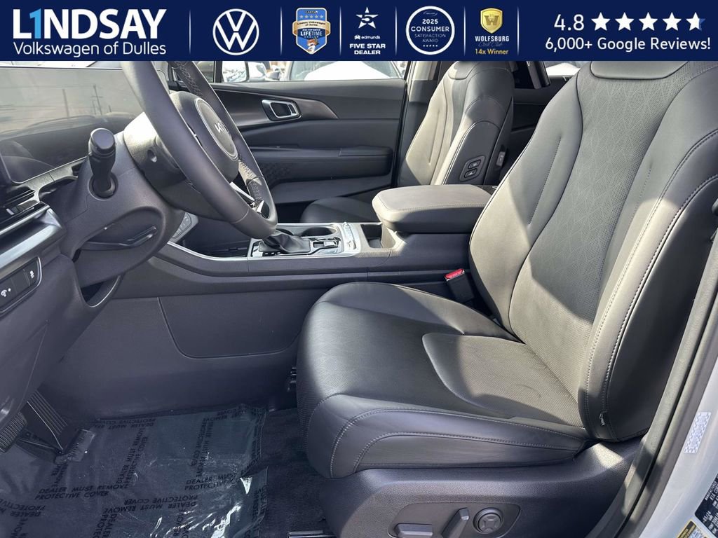 Used 2025 Kia Carnival SX image 10