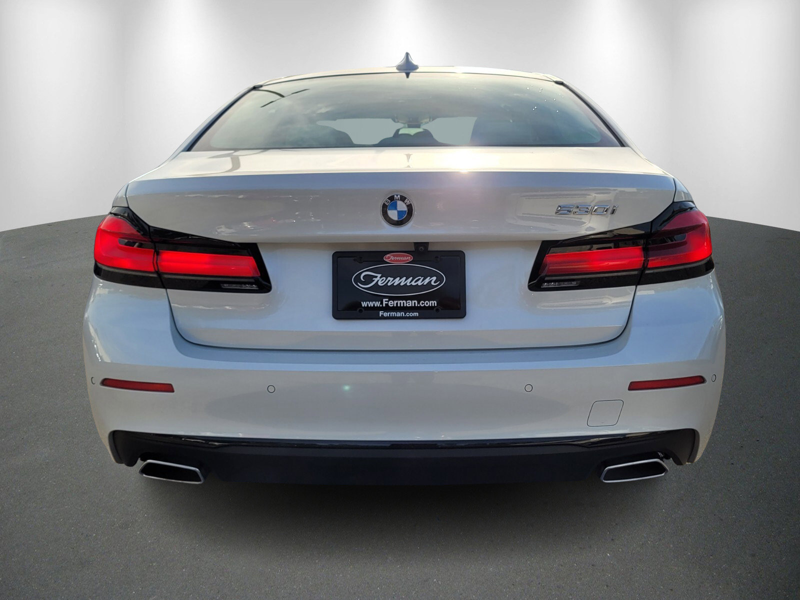 Used 2023 BMW 530i w/ Premium Package image 6