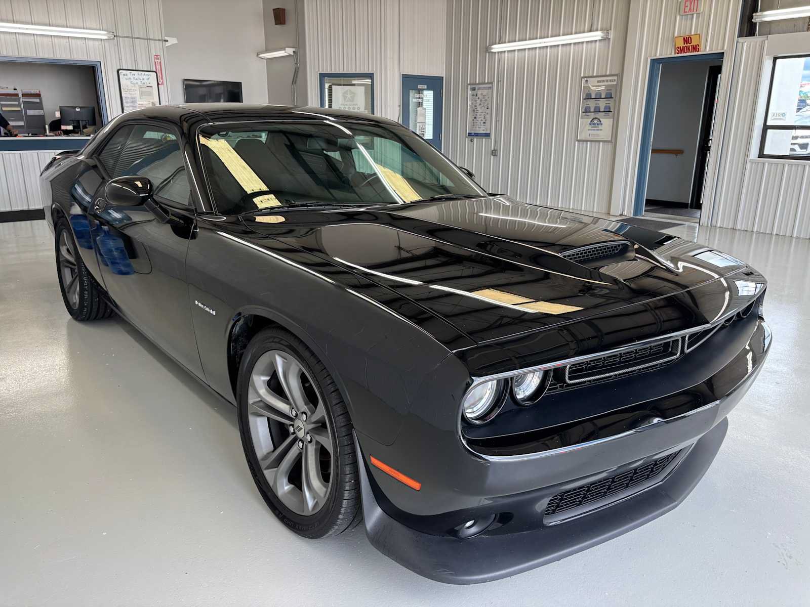 Used 2020 Dodge Challenger R/T RWD image 4