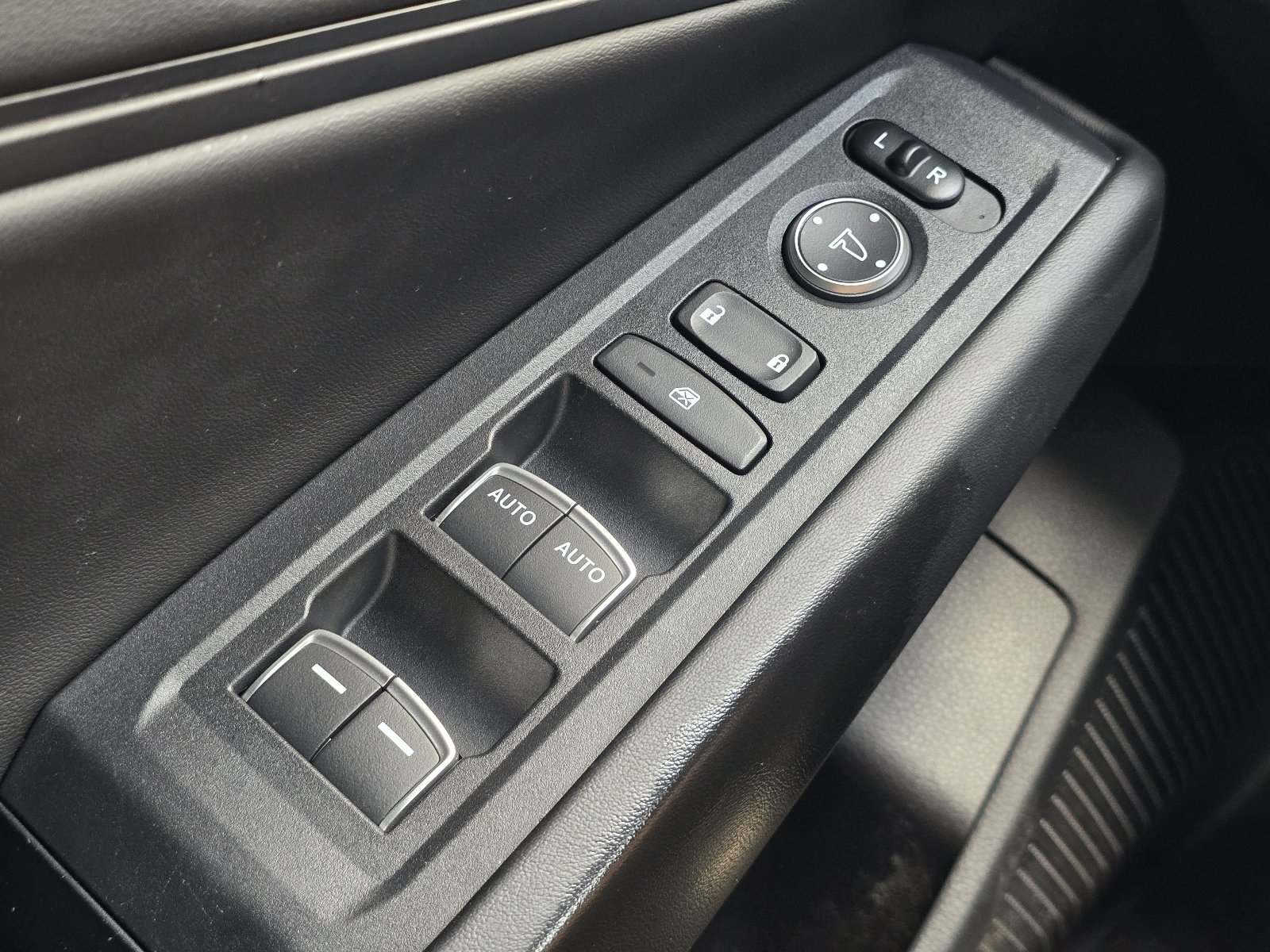Used 2023 Honda Accord EX image 23