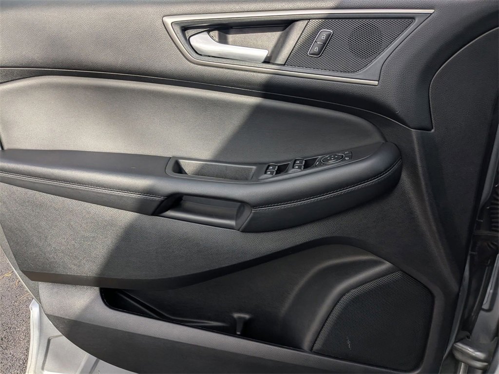 Used 2024 Ford Edge SEL image 16