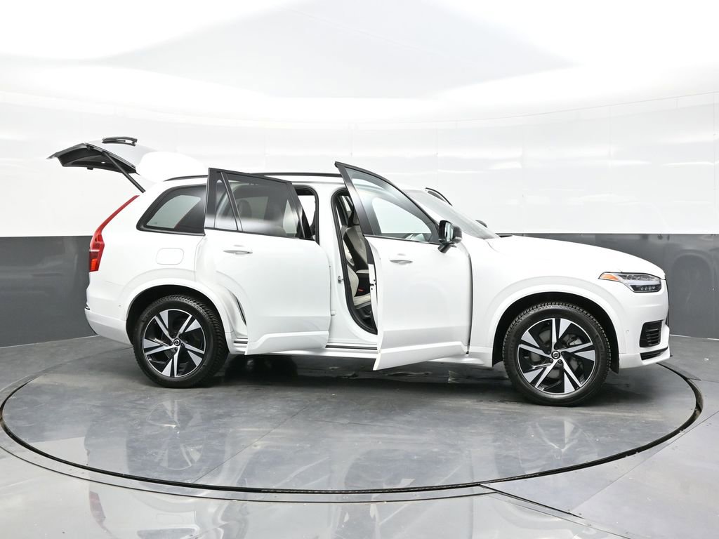 Used 2022 Volvo XC90 T8 R-Design image 39