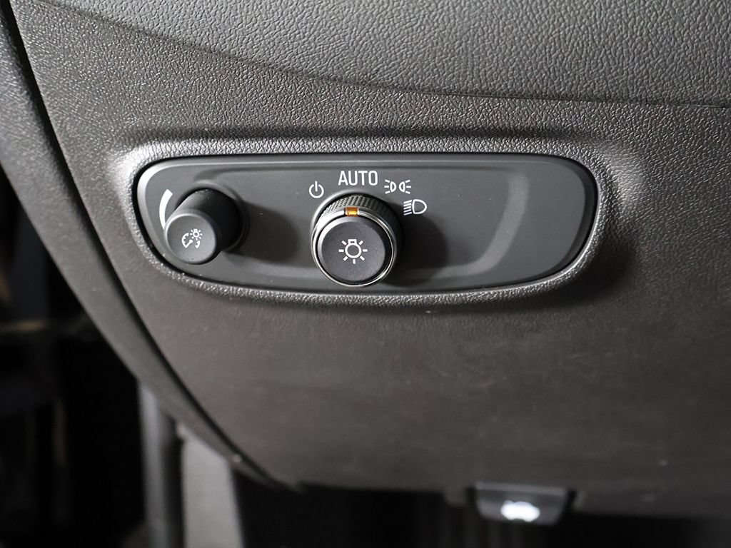 Used 2024 Chevrolet Equinox LS w/ LS Convenience Package FWD image 32